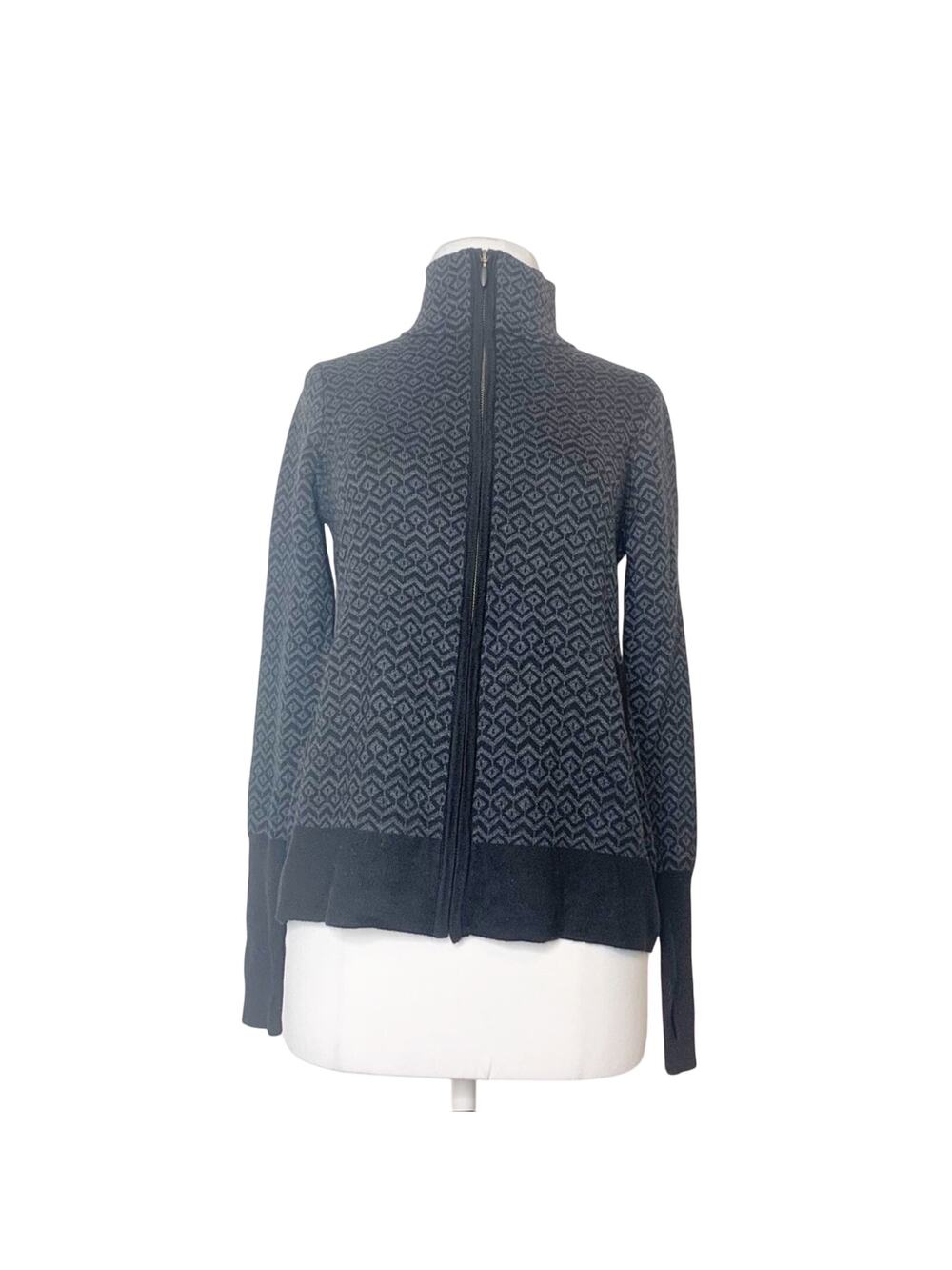 NWT‎ Aspen printed full zip sweater